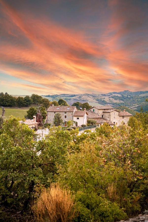 Tenuta Borgo Santa Cecilia Gubbio Exterior photo